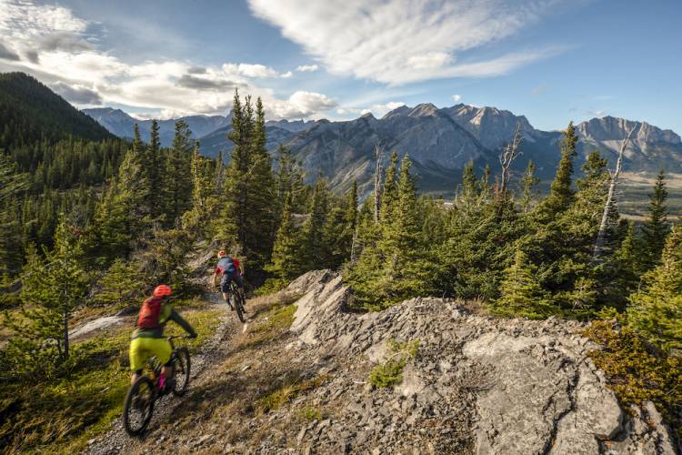 couple bikes in the rocky mountains